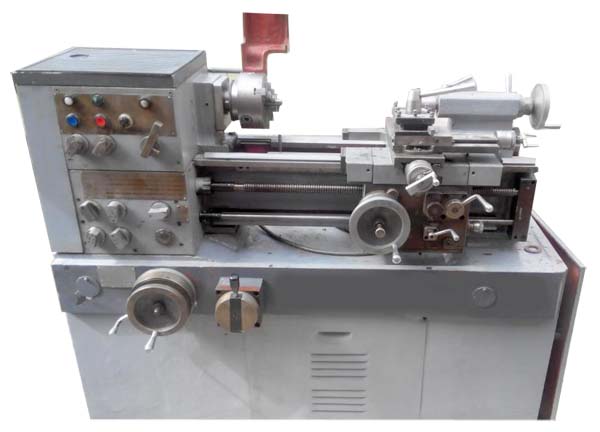 Загальний вигляд токарно-гвинторізного верстата 16Б05А 16Б05А Загальний вигляд токарно-гвинторізного верстата